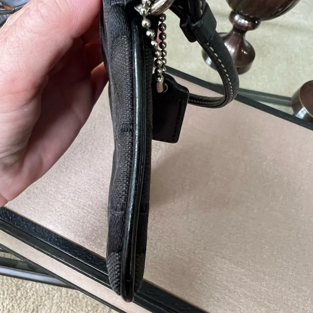 Coach Vintage Signature Jacquard Corner Zip Wristlet